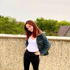 Meet your Posher, Alexis